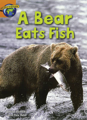Fact World Stage 4: A Bear Eats Fish - FACTWORLD (Paperback)