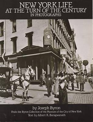 New York Life at the Turn of the Century in Photographs (Paperback)