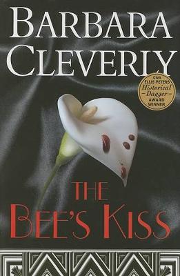 The Bee's Kiss: A Detective Joe Sandlands Mystery (Hardback)