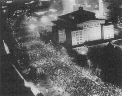 Exit-Voice Dynamics and the Collapse of East Germany: The Crisis of Leninism and the Revolution of 1989 (Hardback)