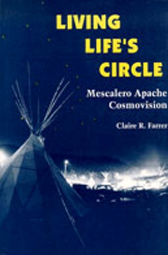 Living Life's Circle (Paperback)