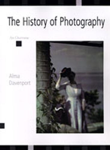 The History of Photography: An Overview (Hardback)