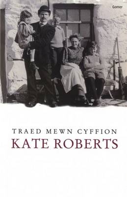 Traed Mewn Cyffion (Paperback)