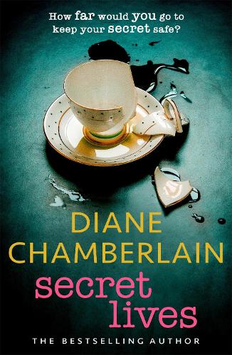 Secret Lives: the absolutely gripping page-turner from the bestselling author (Paperback)