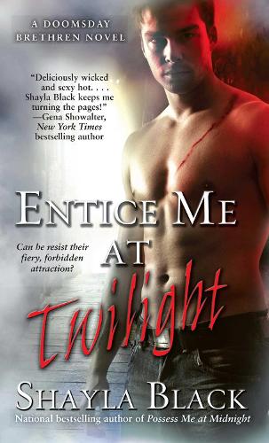 Entice Me at Twilight (Paperback)