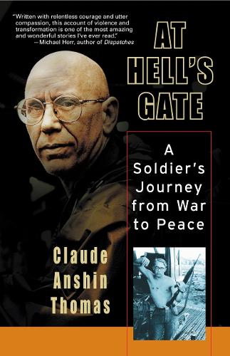 At Hell's Gate (Paperback)