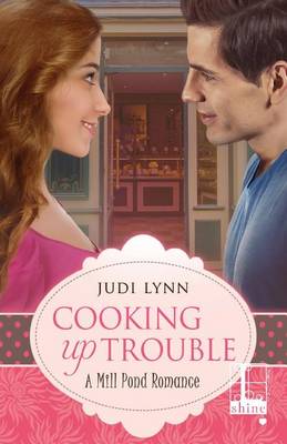 Cooking Up Trouble (Paperback)