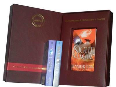 Jennifer Lyon Collection: Soul Magic, Night Magic: a Wing Slayer Novel& Sinful Magic (wing Slayer Novels) (Paperback)
