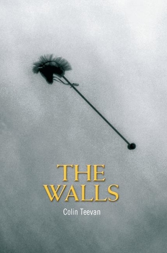 Walls - MODERN PLAY (Paperback)
