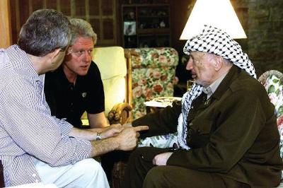 Beyond Oslo, the Struggle for Palestine: Inside the Middle East Peace Process from Rabin's Death to Camp David (Hardback)