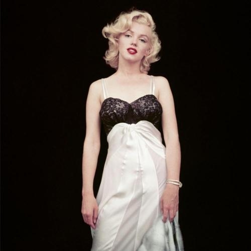 The Essential Marilyn Monroe: Milton H. Greene: 50 Sessions (Hardback)