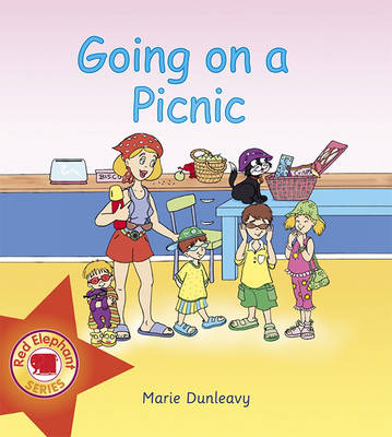 Going on a Picnic - Red Elephant Series No.13 (Paperback)