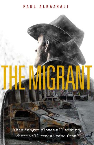 THE MIGRANT: Crossing borders does not always lead you further from home (Paperback)