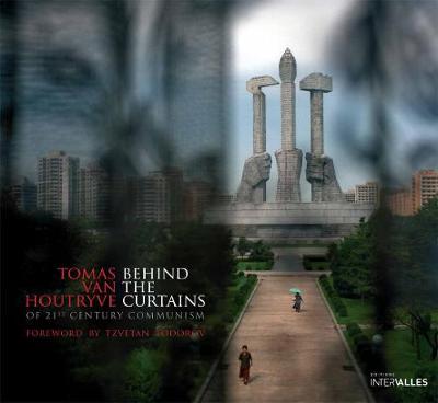 Behind The Curtains (Hardback)