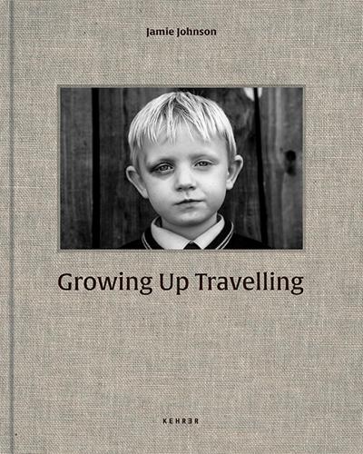 Growing Up Travelling: The Inside World of the Irish Traveller Children (Hardback)