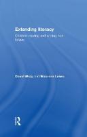 Extending Literacy: Developing Approaches to Non-Fiction (Hardback)