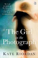 The Girl in the Photograph (Paperback)