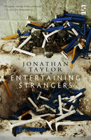 Entertaining Strangers - Salt Modern Fiction (Paperback)
