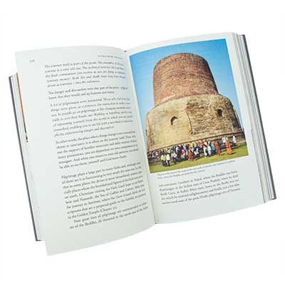 Living with the Gods: On Beliefs and Peoples (Hardback)