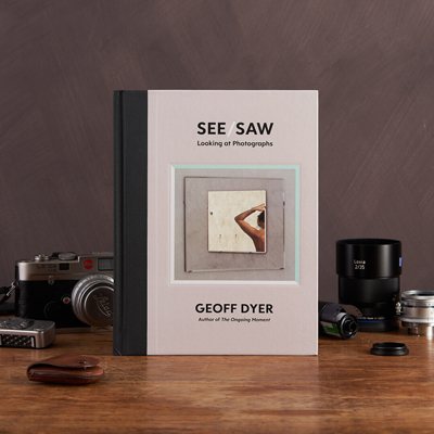 See/Saw: Looking at Photographs (Hardback)