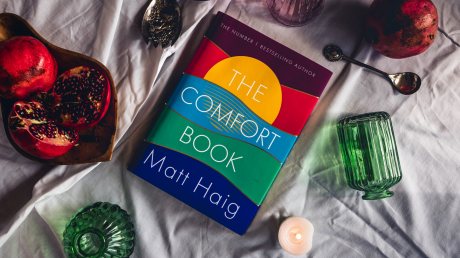 The Comfort Book: Signed Exclusive Edition (Hardback)