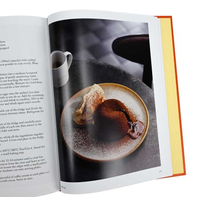 Pub Kitchen: The Ultimate Modern British Food Bible: Signed Edition (Hardback)