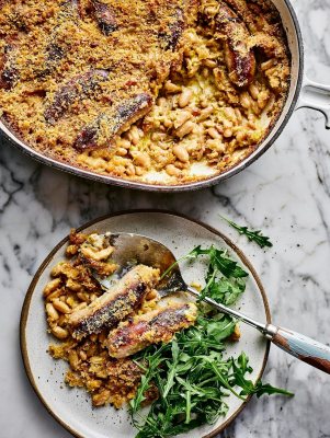 The Greatest Traybake Cookbook Ever (Hardback)