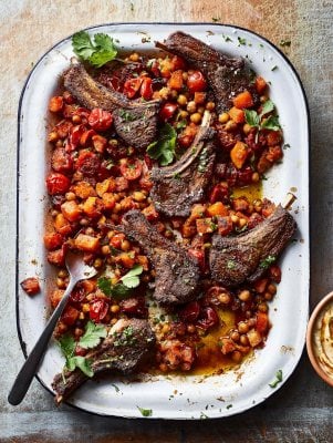 The Greatest Traybake Cookbook Ever (Hardback)