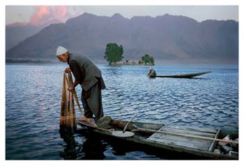 Steve McCurry: The Iconic Photographs (Hardback)