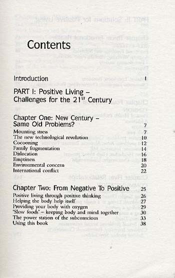 Positive Living: The complete guide to positive thinking and personal success (Paperback)