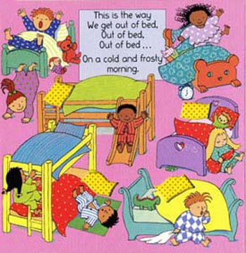 Here We Go Round the Mulberry Bush - Classic Books with Holes Soft Cover (Paperback)