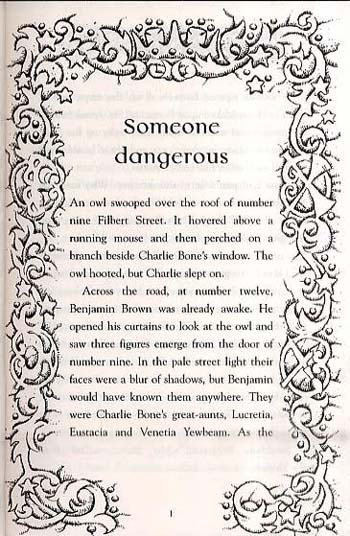 Charlie Bone and the Blue Boa - Charlie Bone 3 (Paperback)