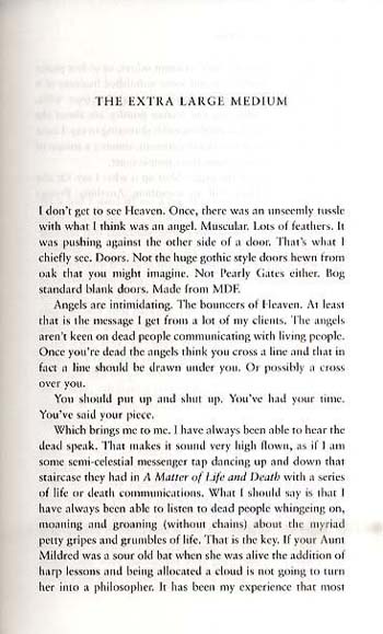The Extra Large Medium (Paperback)
